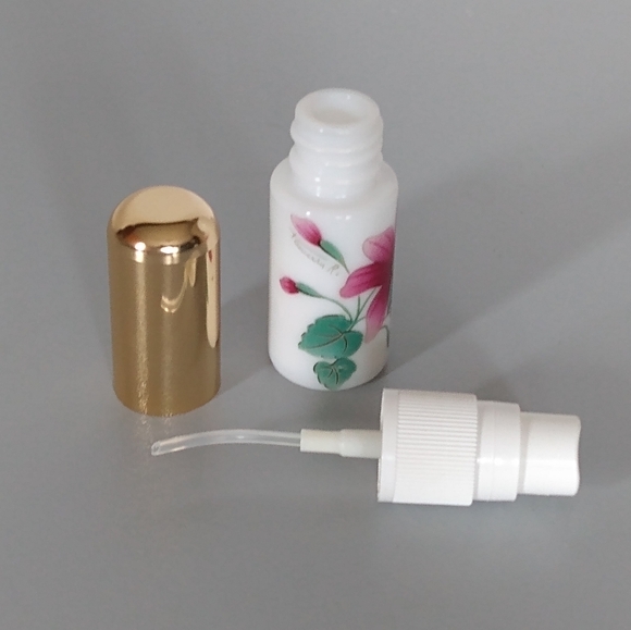 Vintage Floral Perfume Atomizer - Picture 7 of 8